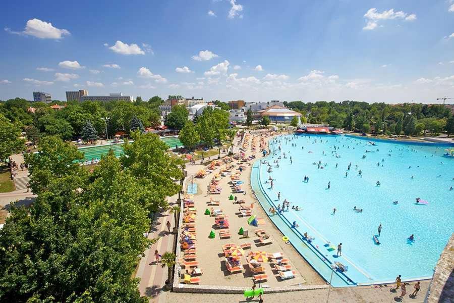 Lux Apartman Villa Hajdúszoboszló Exterior foto